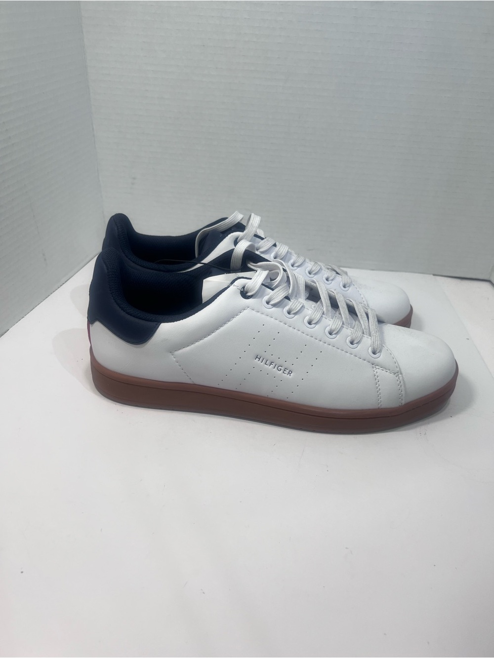 Tommy Hilfiger White Sneakers with Navy Collar and Brown Sole